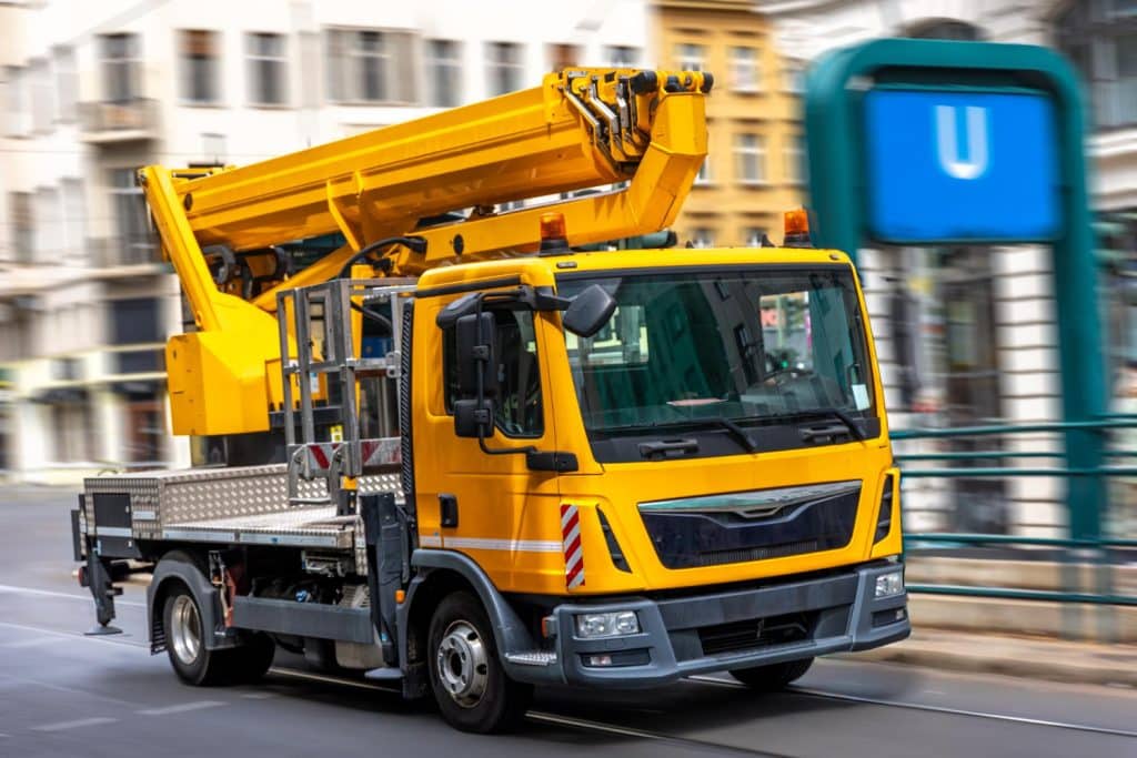heavy duty wrecker truck